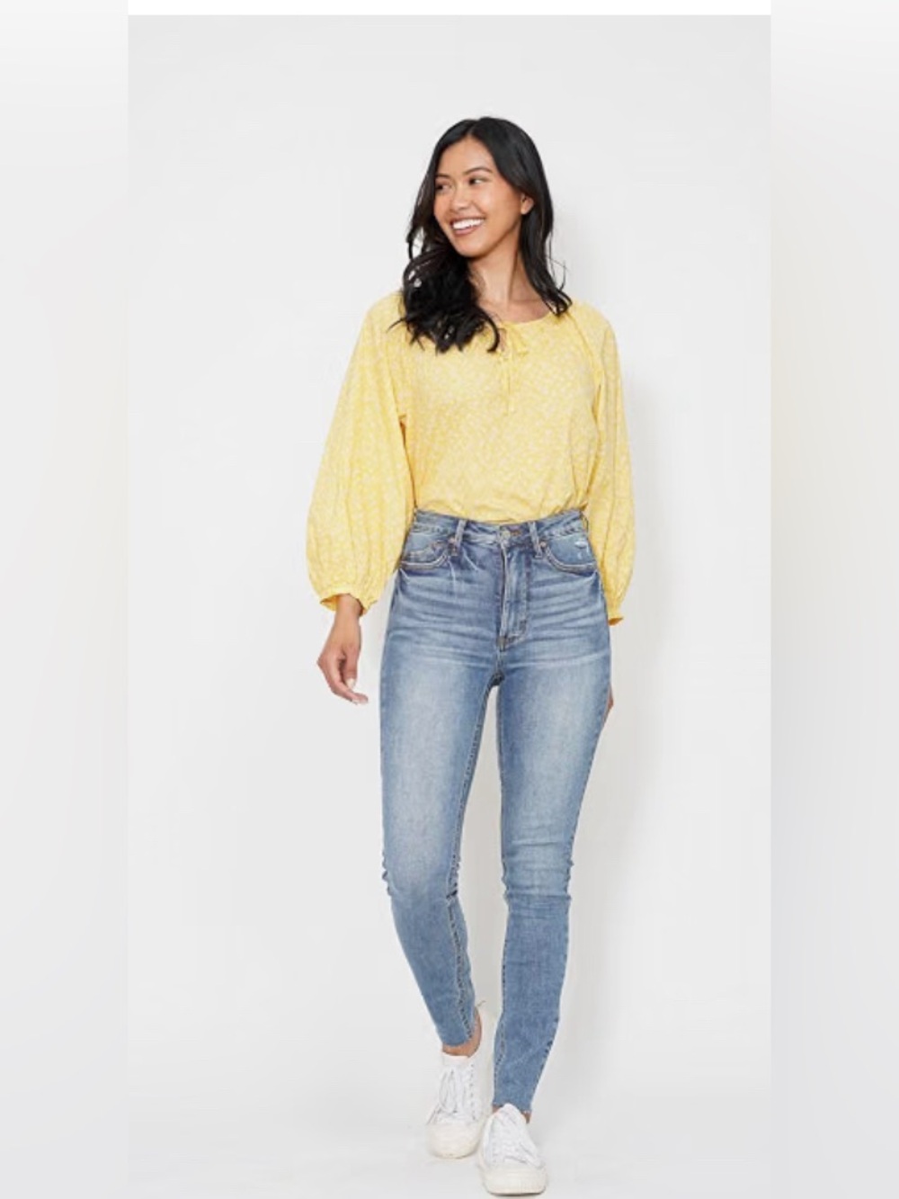 Judy Blue High Waisted Skinny Jeans in a med blue wash, size 5/27